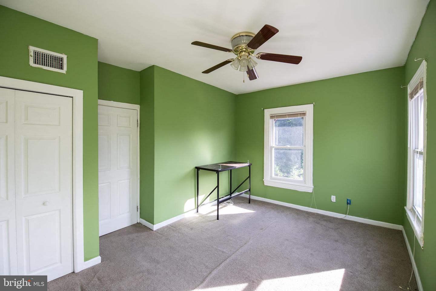 724 E Locust Ave