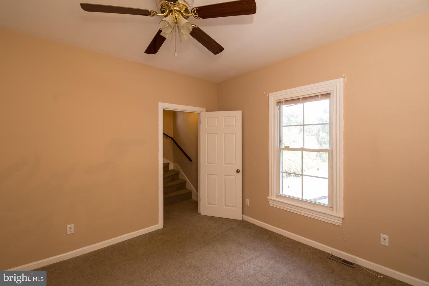 724 E Locust Ave