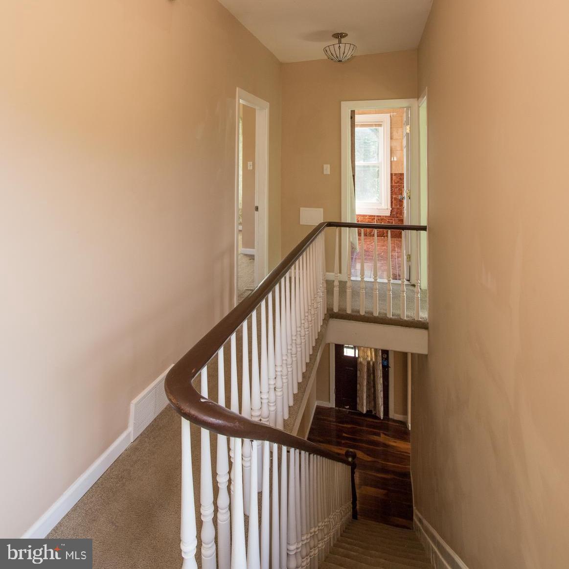 724 E Locust Ave
