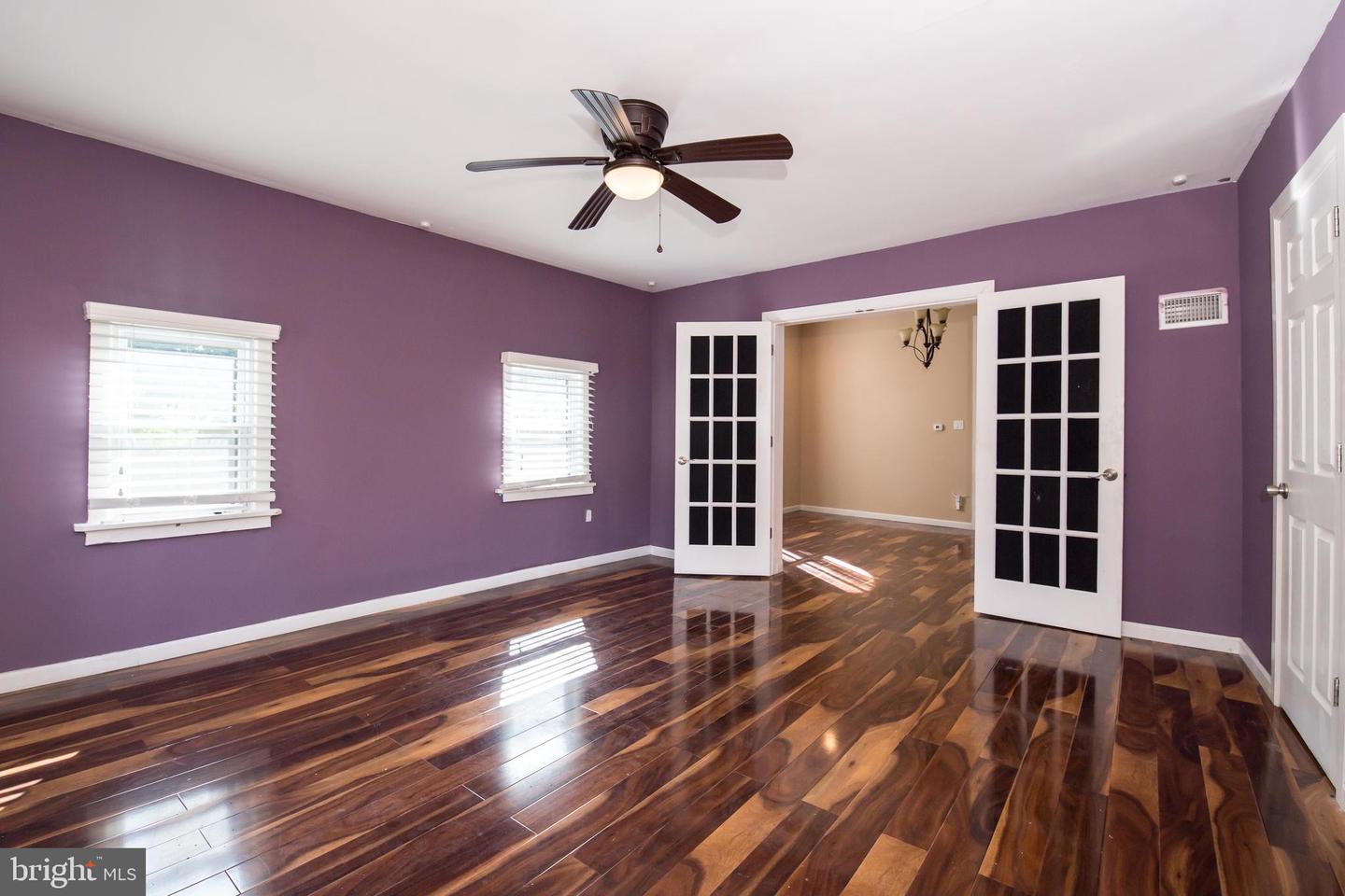 724 E Locust Ave