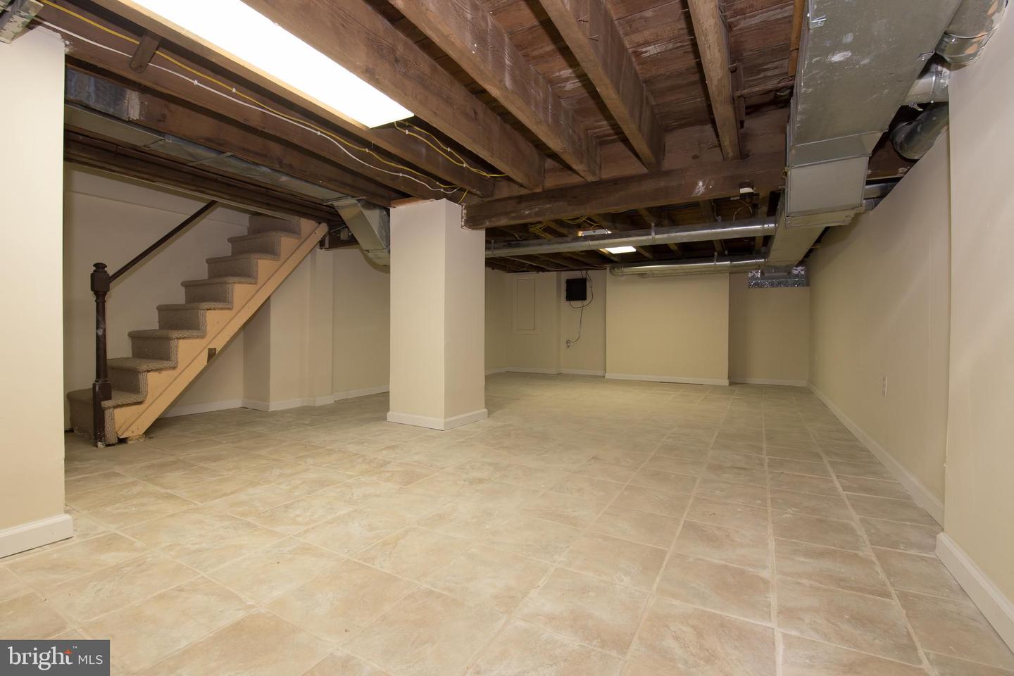 724 E Locust Ave