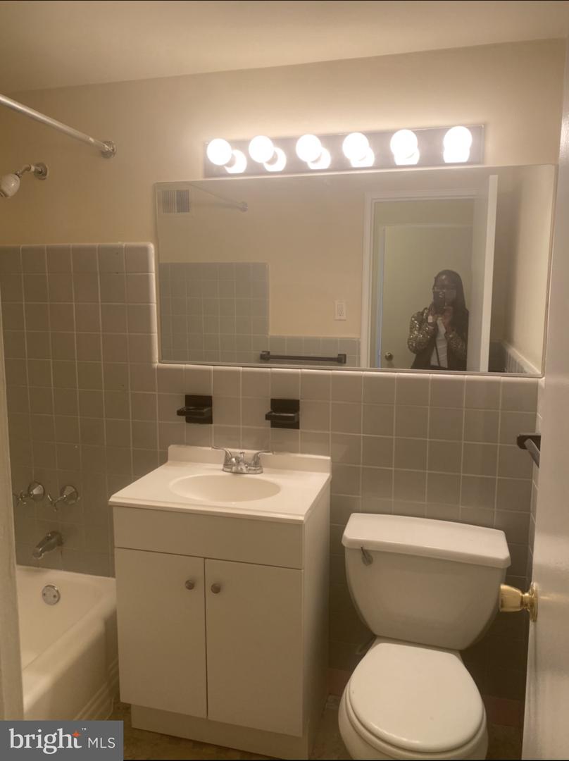 2101 Chestnut Street #1824