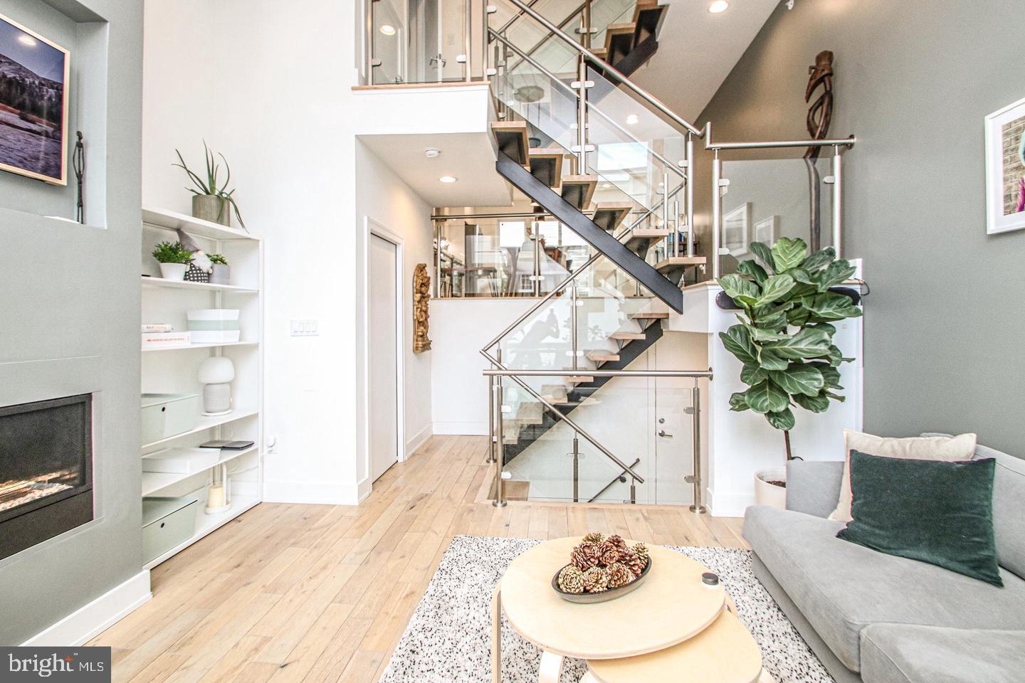 1504 N Hancock