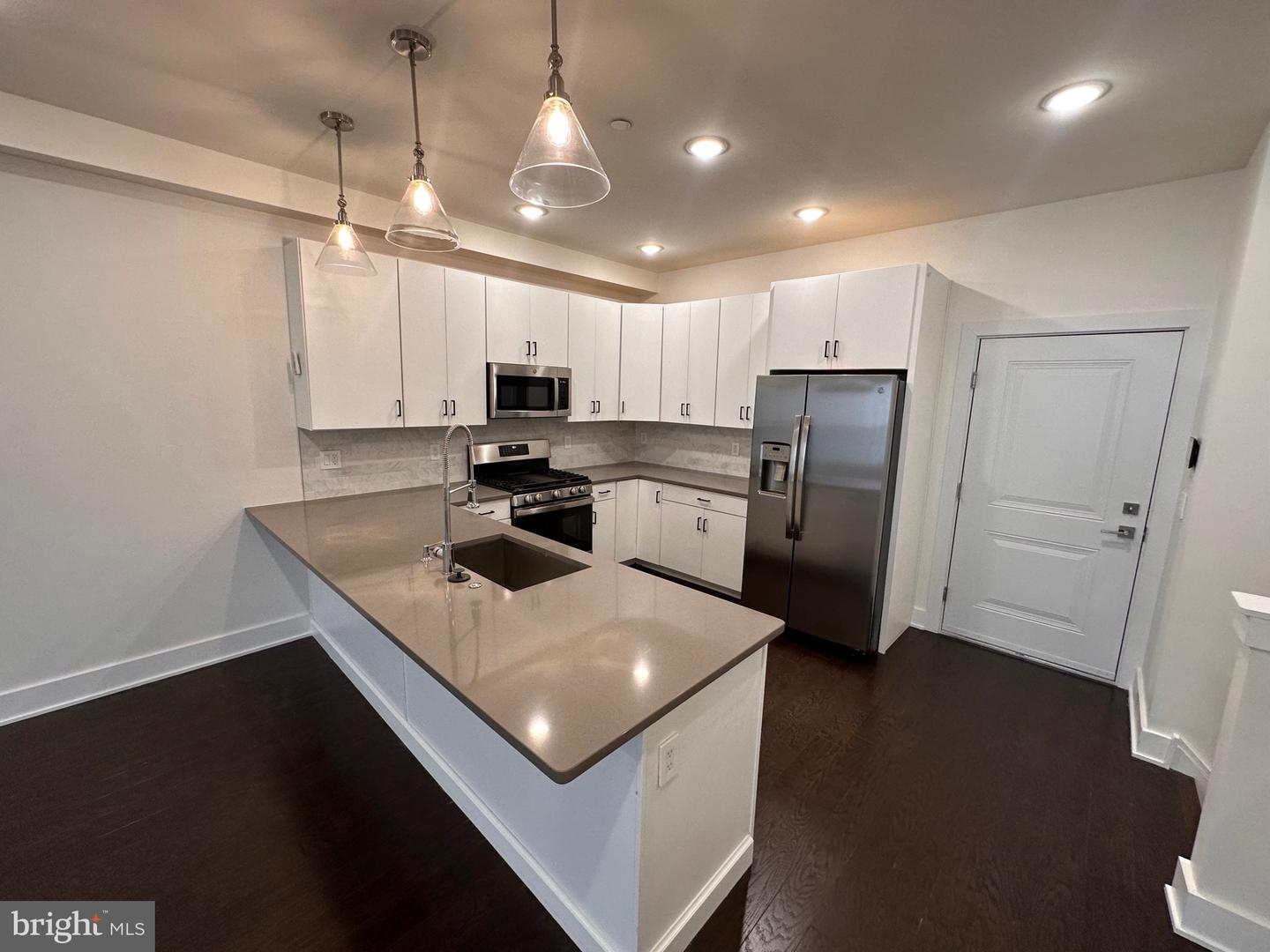 518 W Montgomery Ave #5