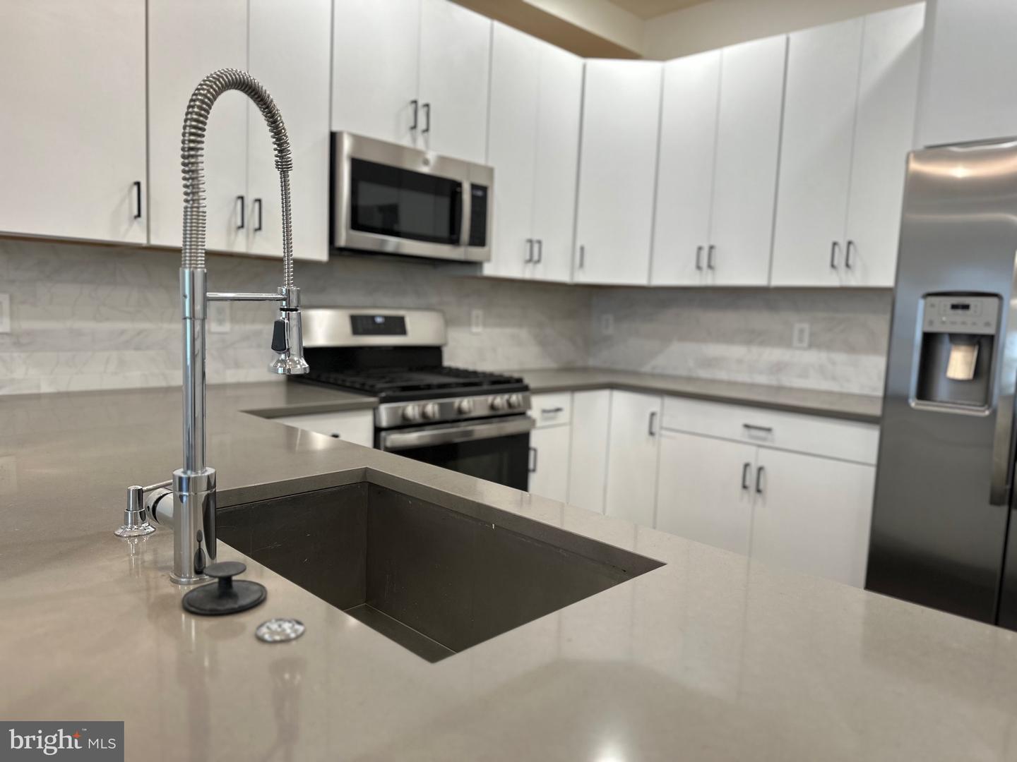 518 W Montgomery Ave #5
