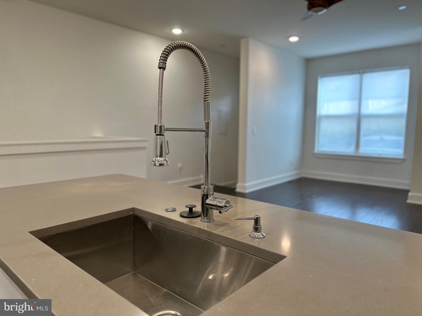 518 W Montgomery Ave #5
