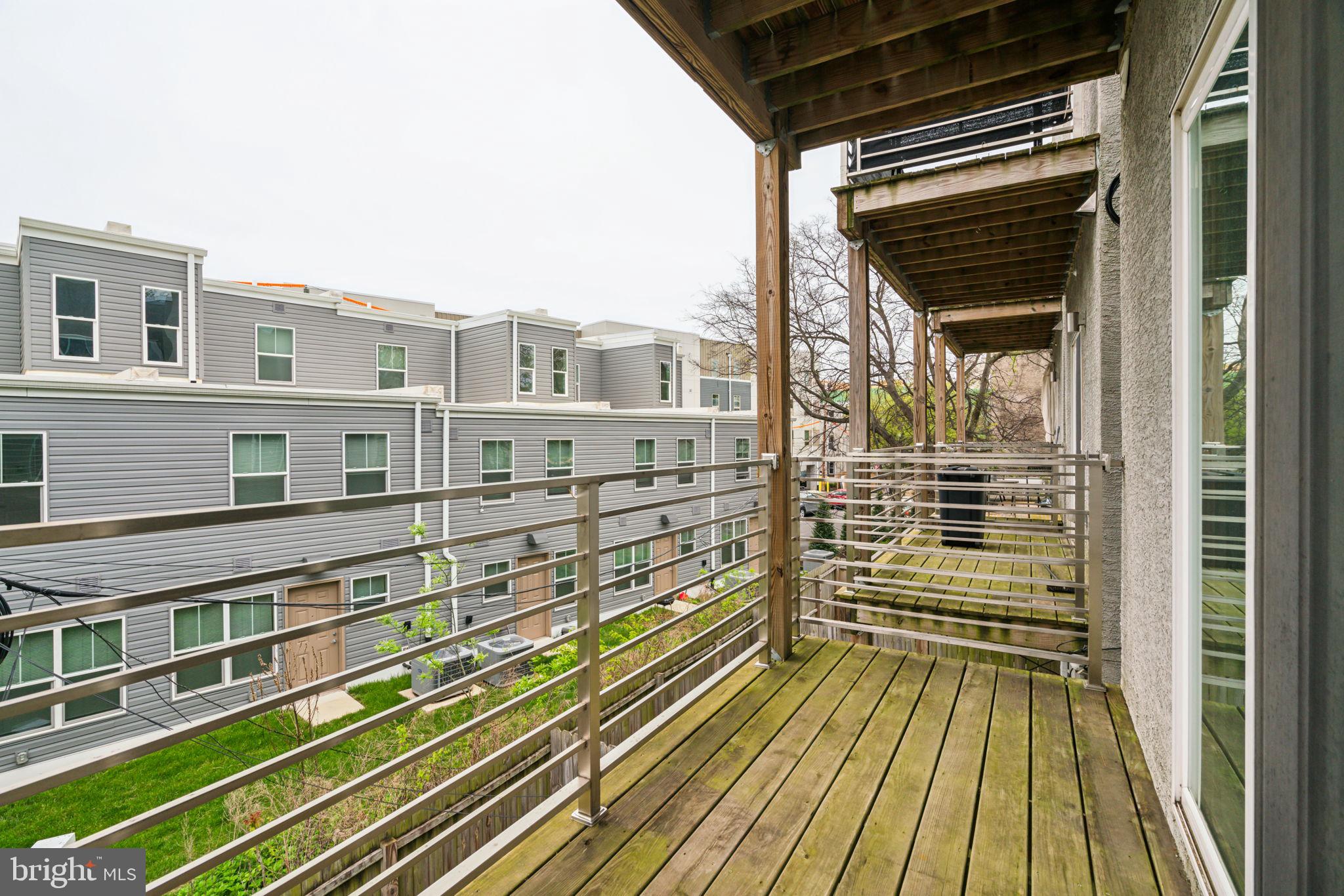 2039 N COLLEGE AVE #B