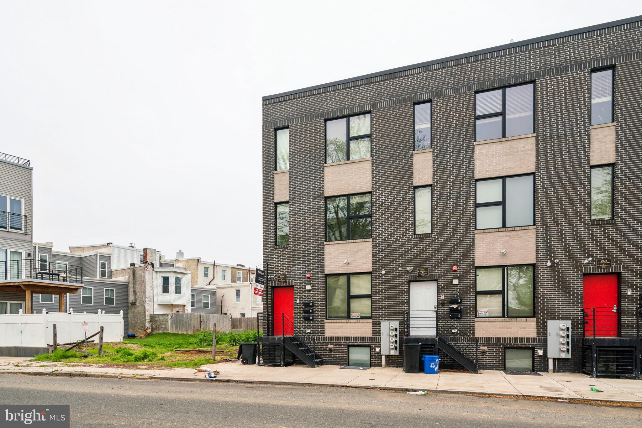 2039 N COLLEGE AVE #B