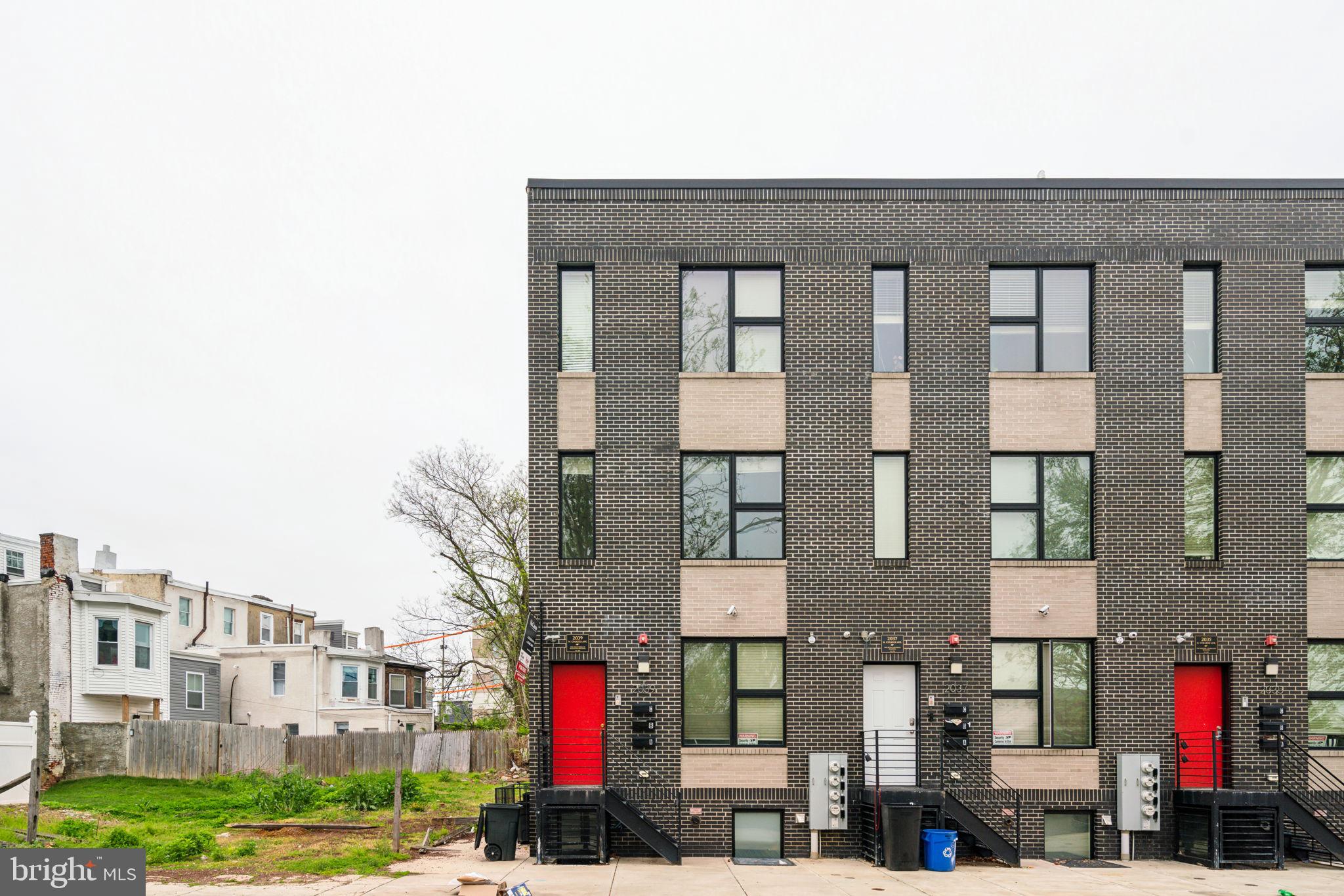 2039 N COLLEGE AVE #B