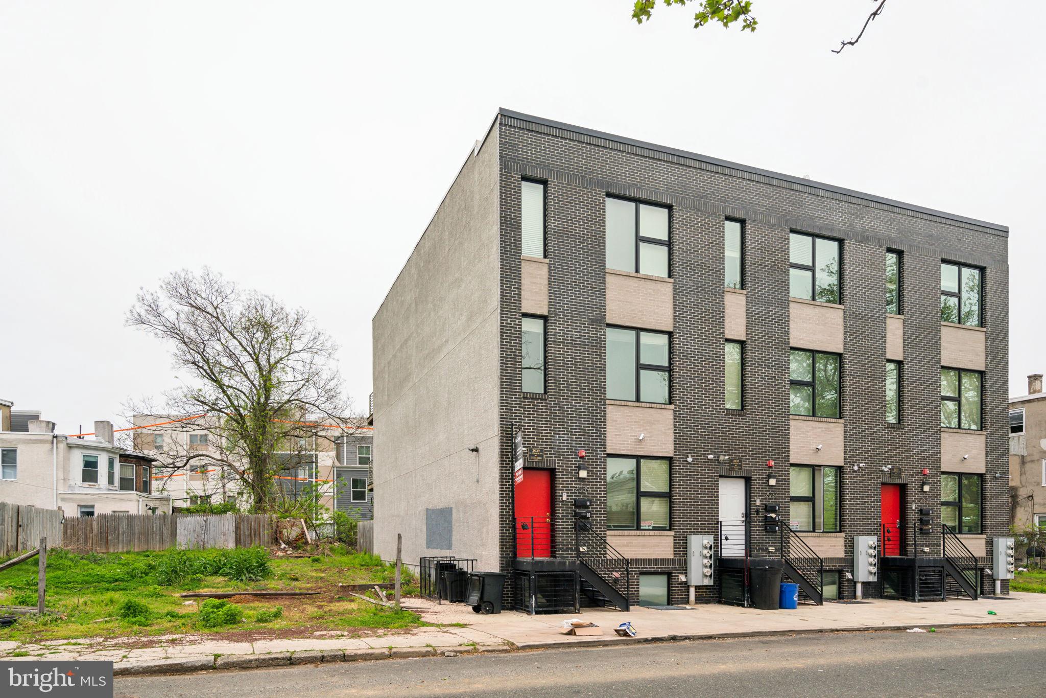 2039 N COLLEGE AVE #B