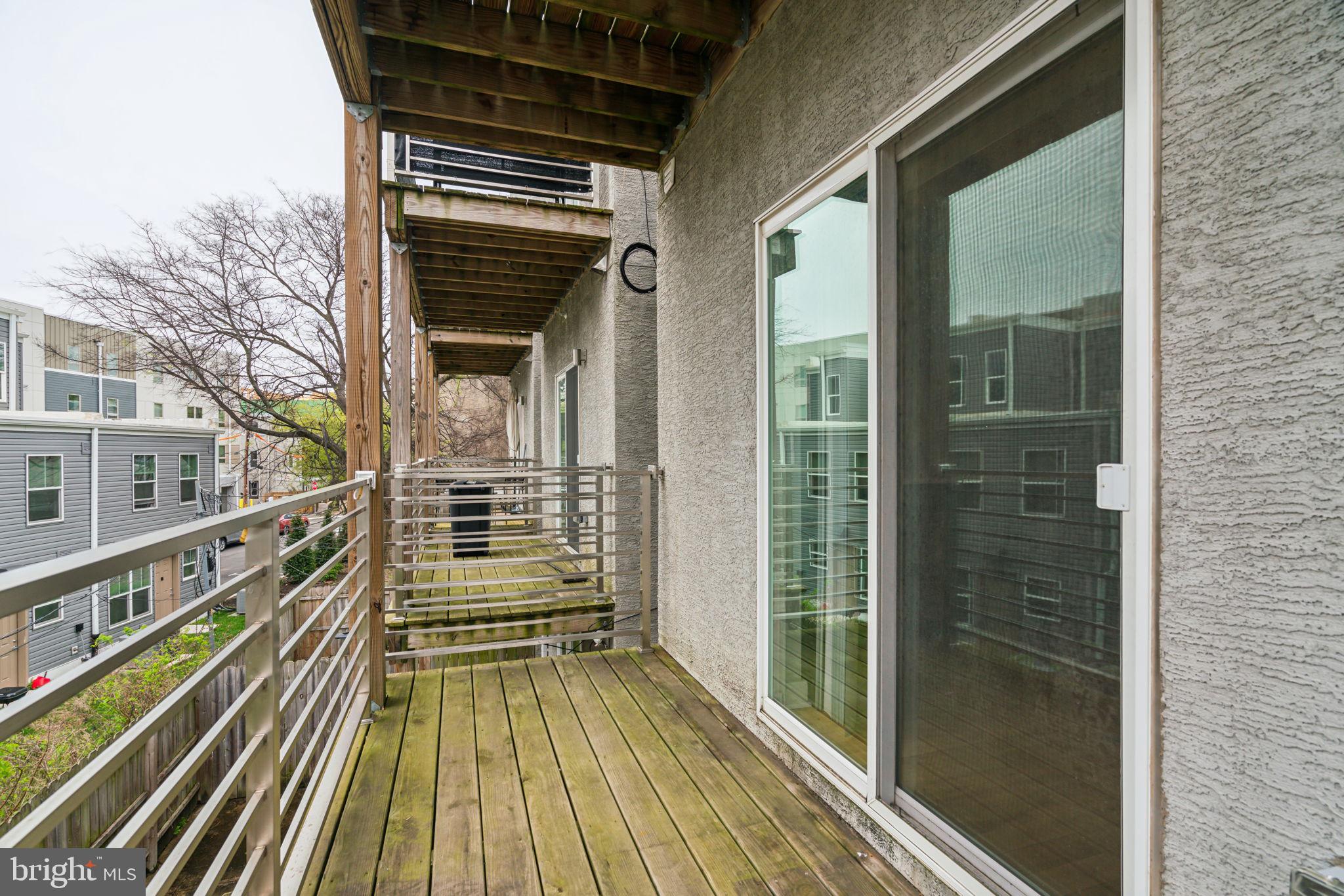 2039 N COLLEGE AVE #B