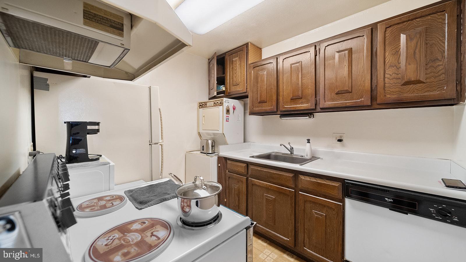 1901 John F Kennedy Blvd #922