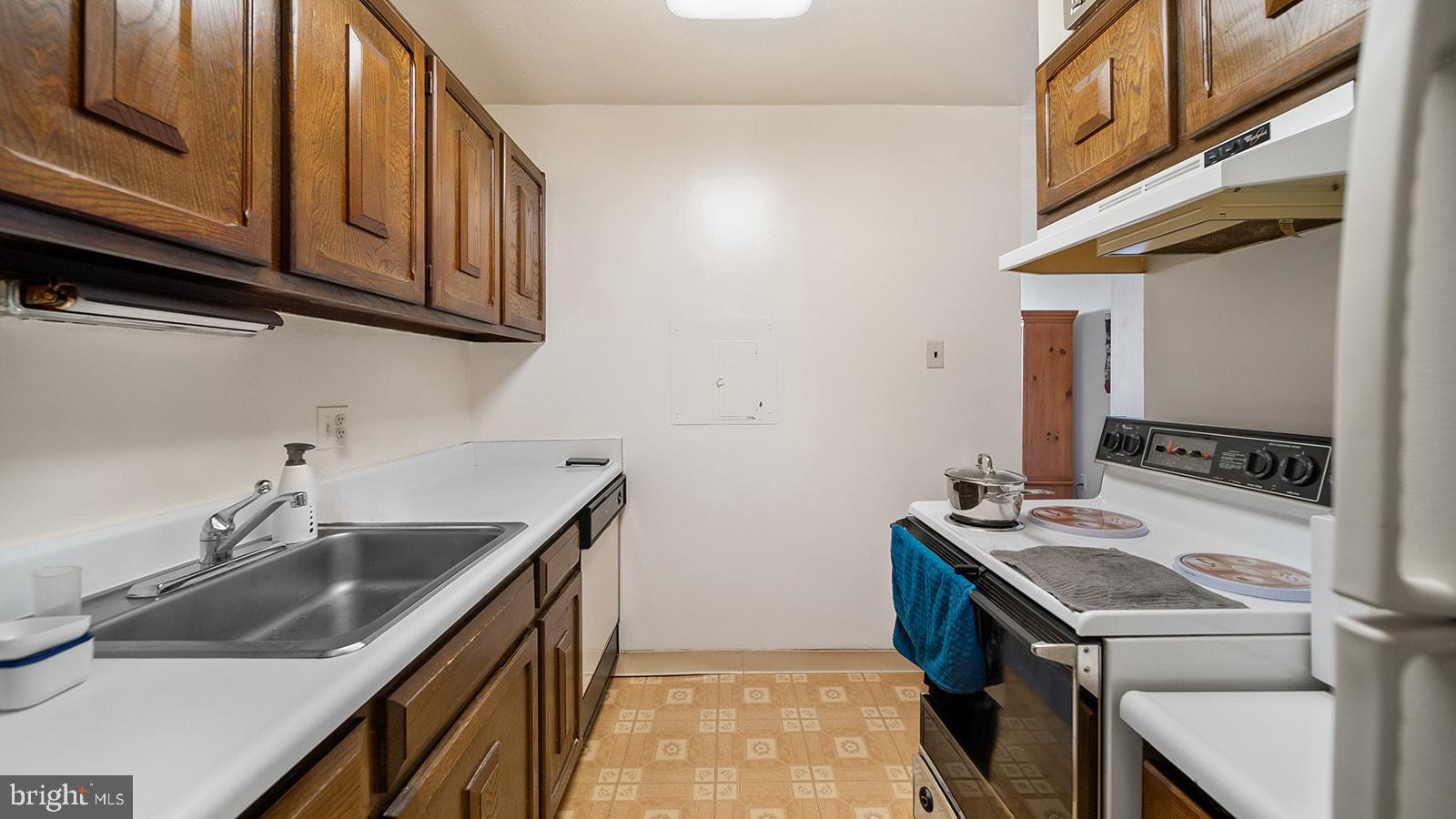 1901 John F Kennedy Blvd #922