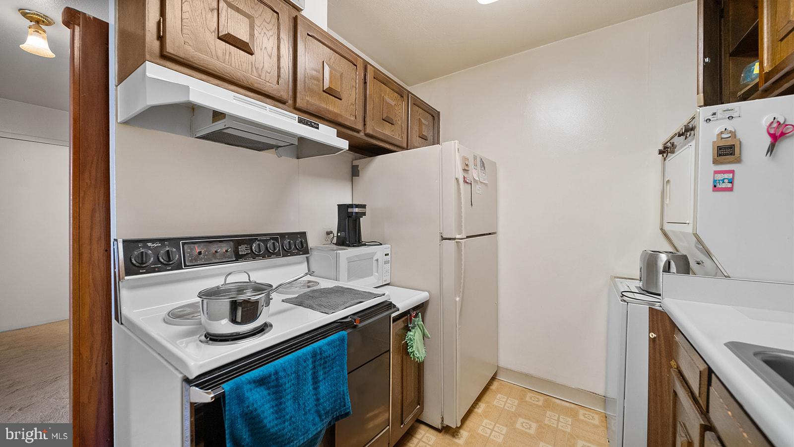 1901 John F Kennedy Blvd #922