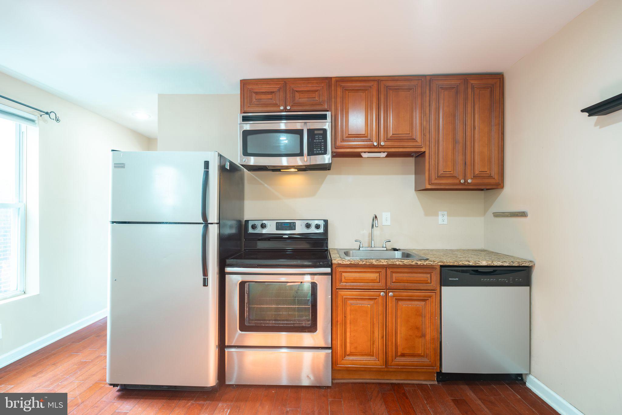 1422 Christian St #3r