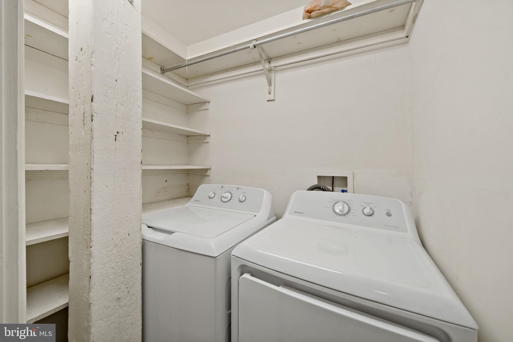 1214-16 Waverly Walk #202