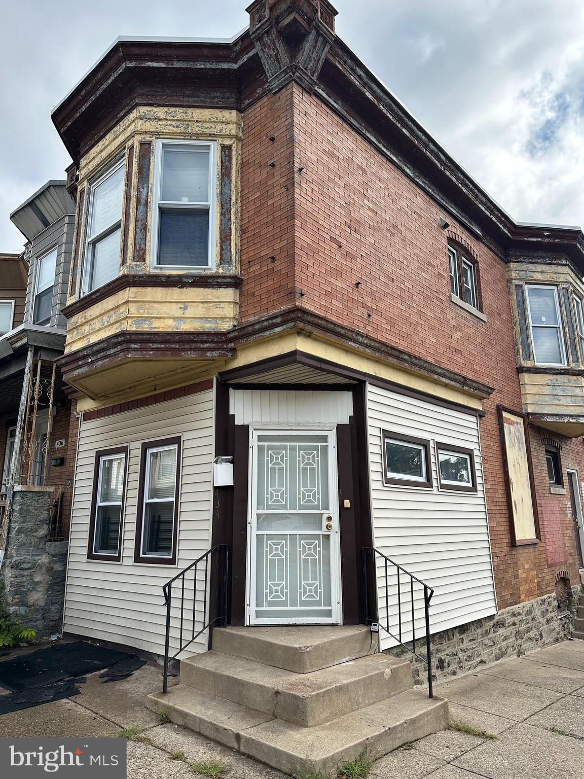 434 E Cosgrove St #1st Fl