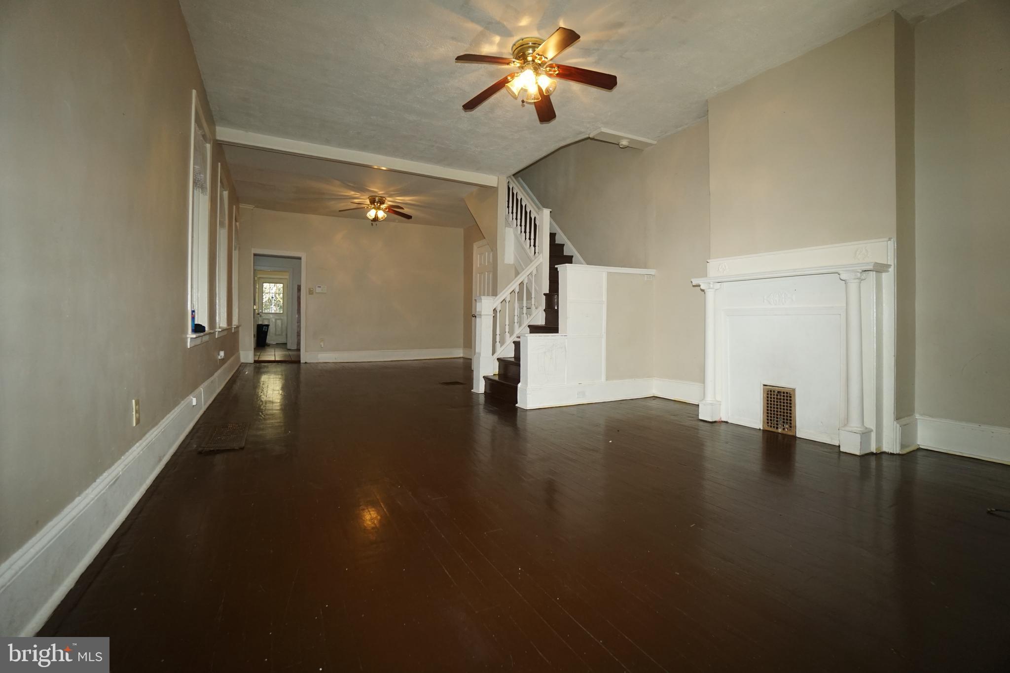 135 E Duval St