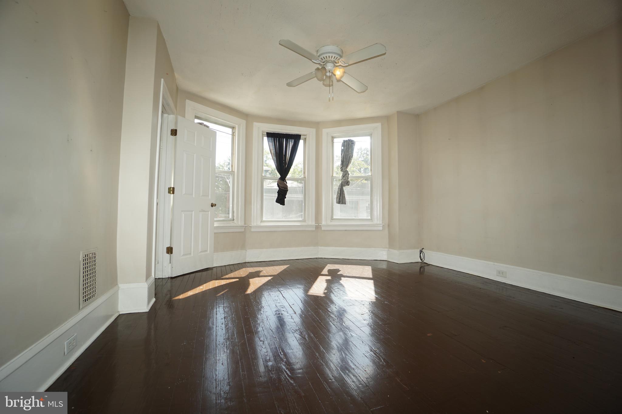 135 E Duval St