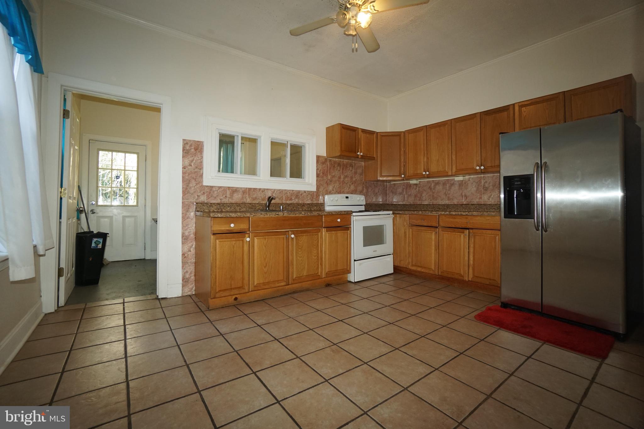 135 E Duval St