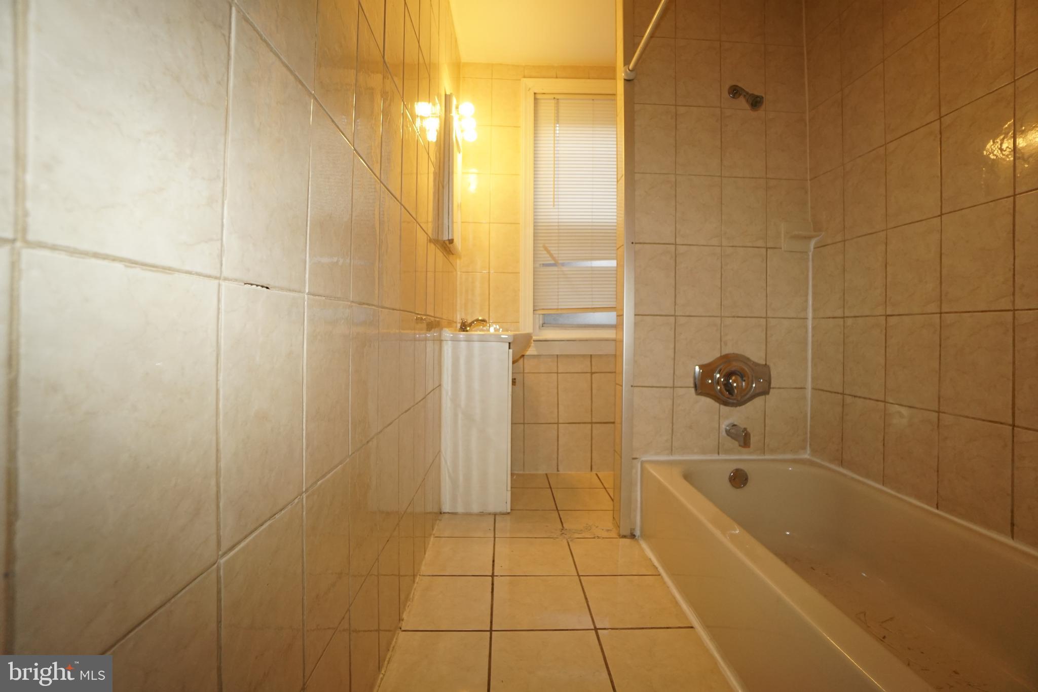135 E Duval St