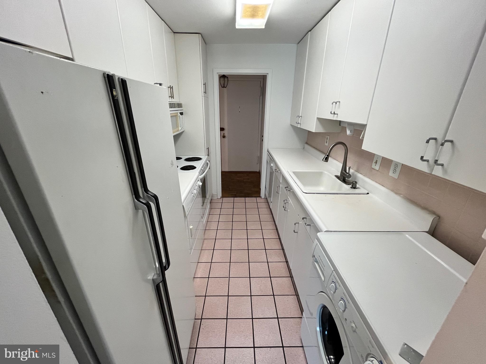 1919 Chestnut St #1320