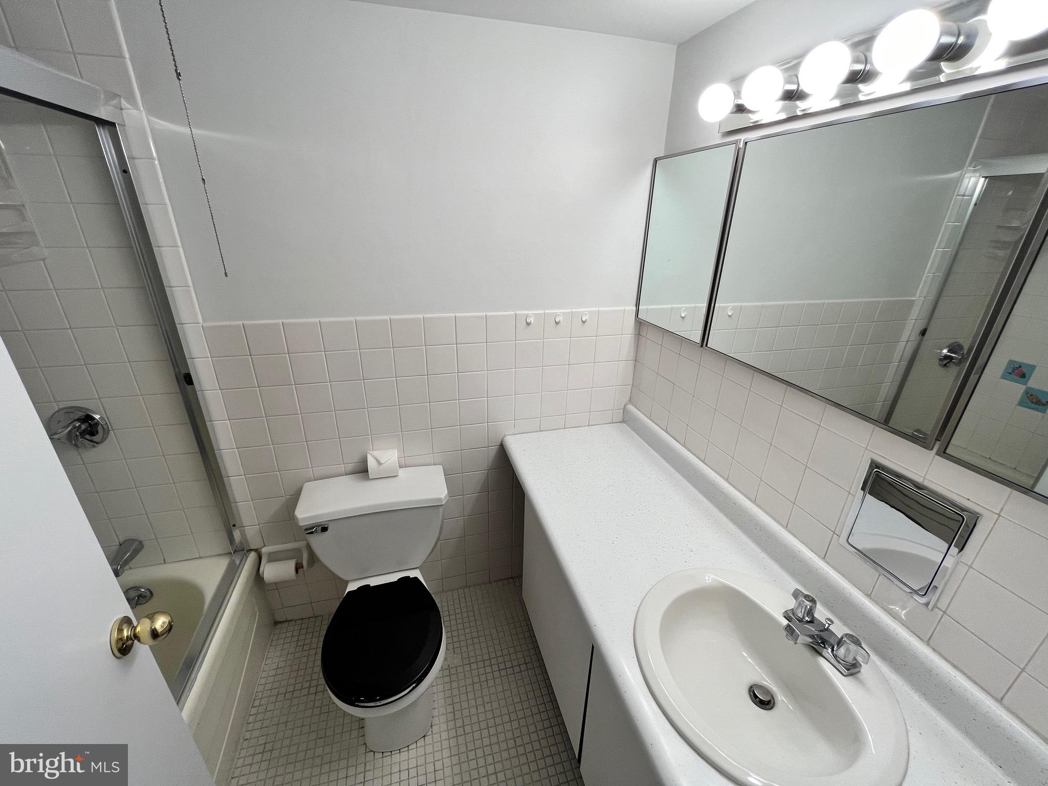 1919 Chestnut St #1320