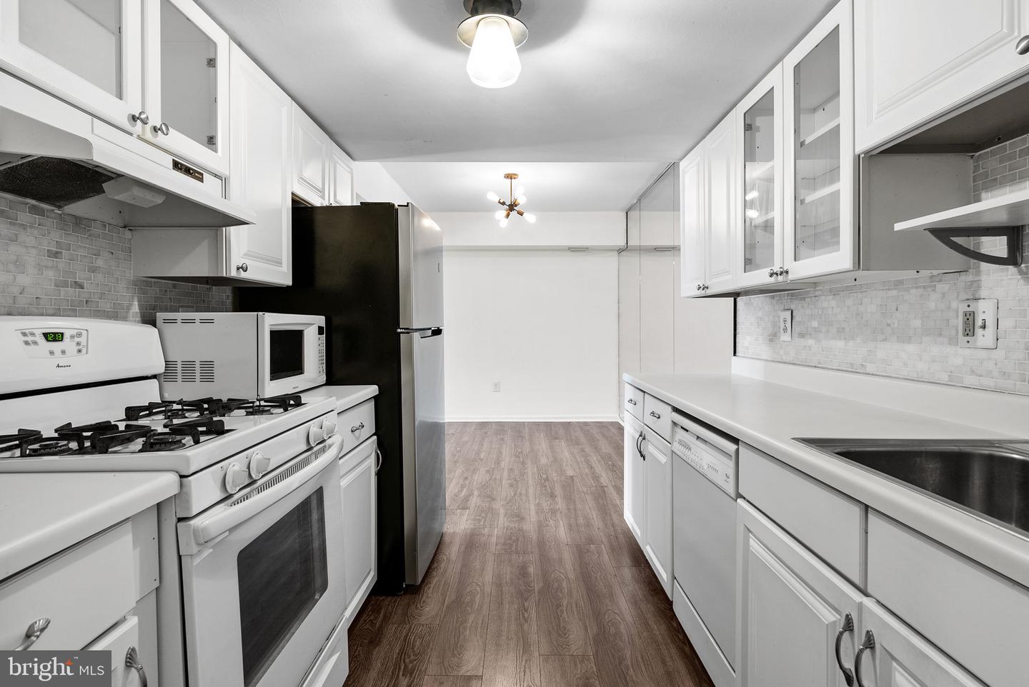 3750 Clarendon Ave #33