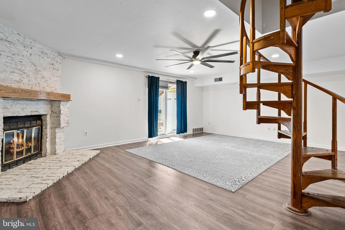 3750 Clarendon Ave #33