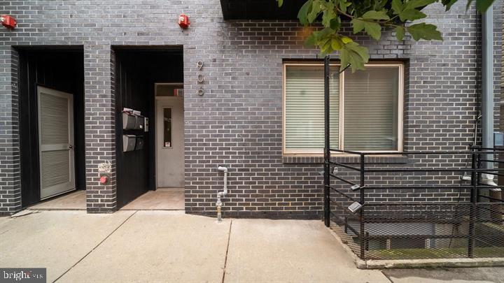 906 N 16TH ST #3R
