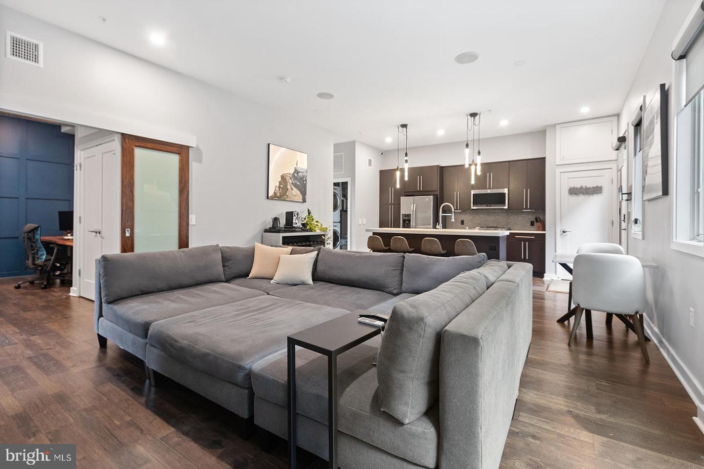 1247 E Columbia Ave #26