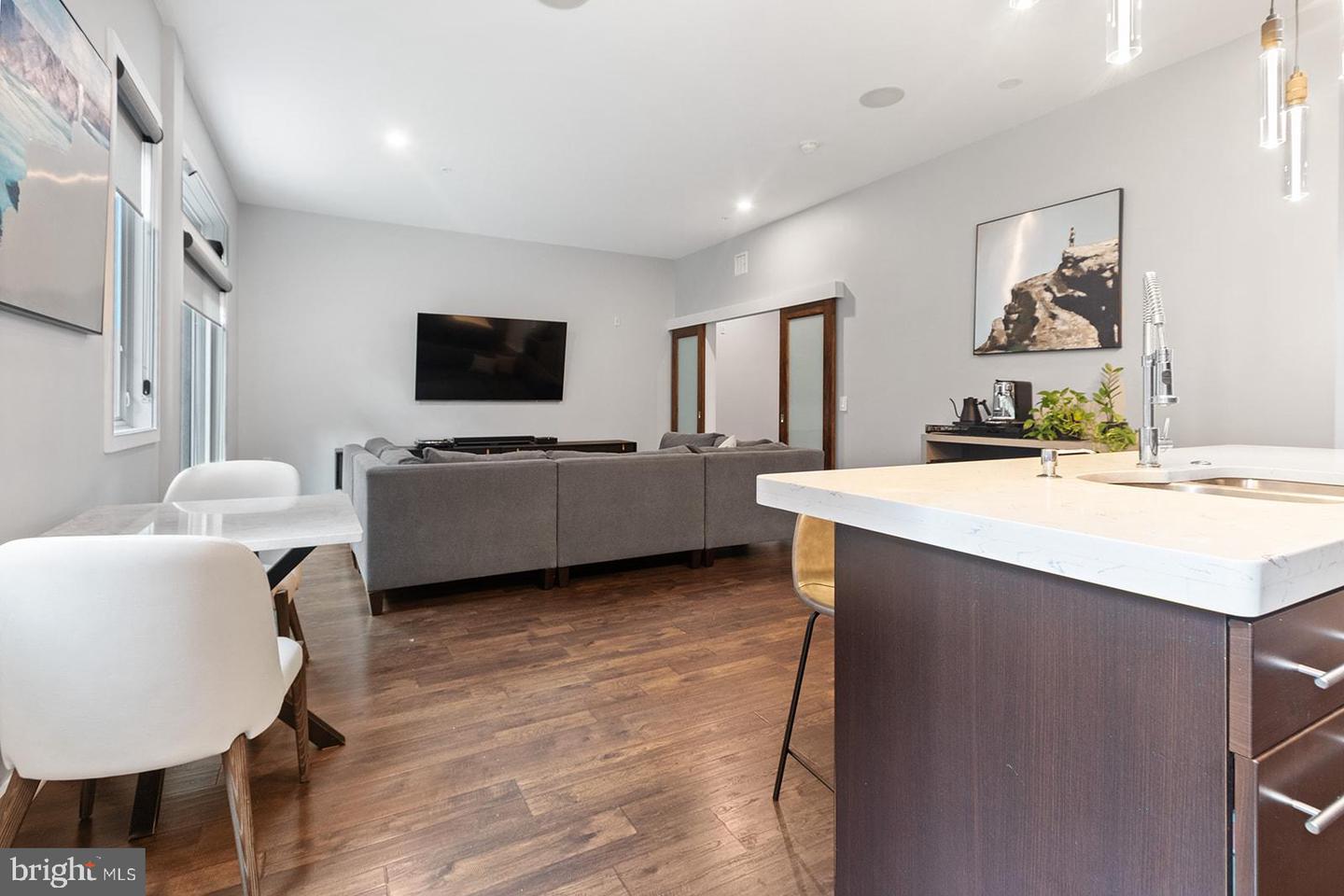 1247 E Columbia Ave #26