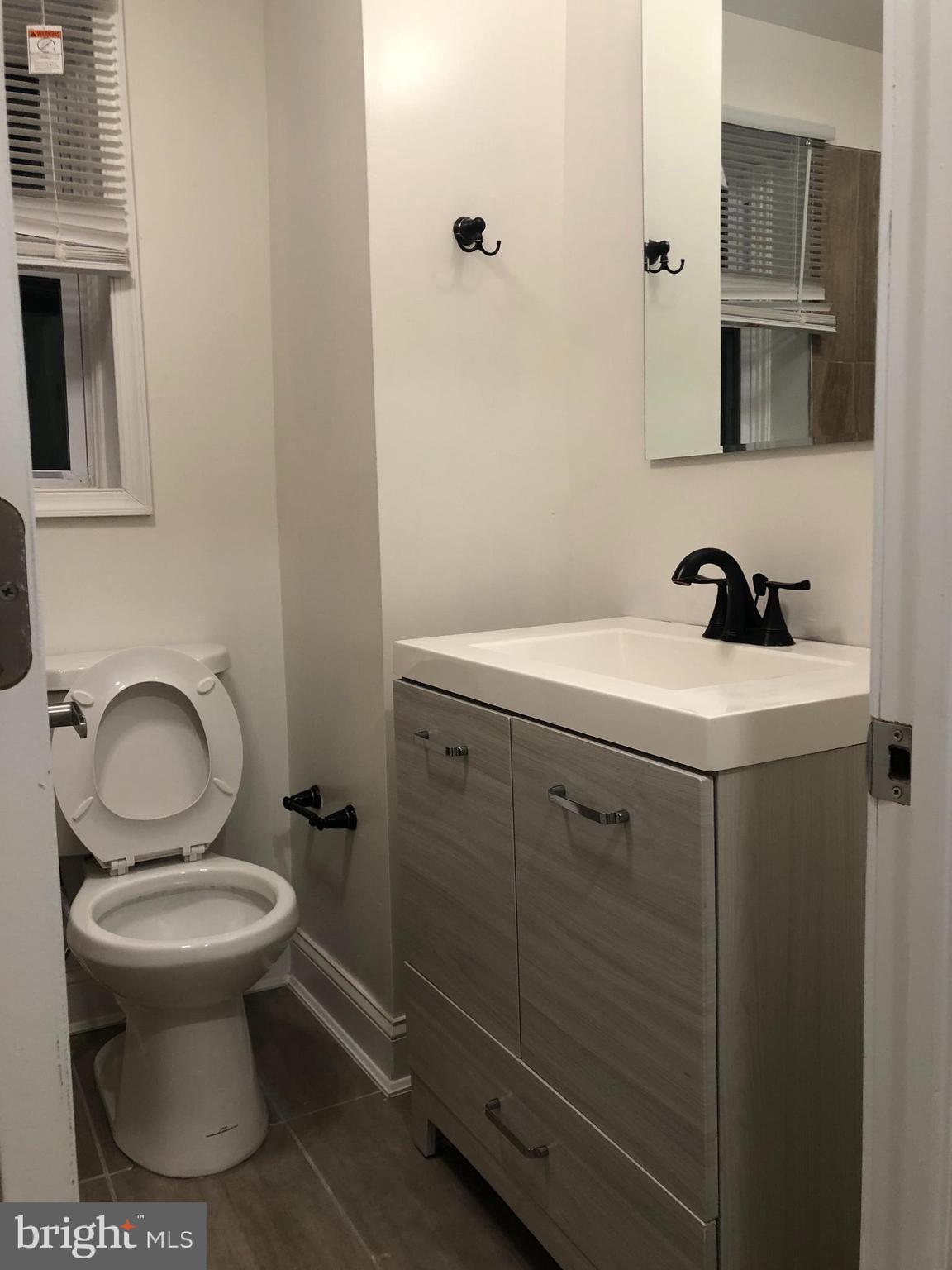 1706 Marshall St N #2