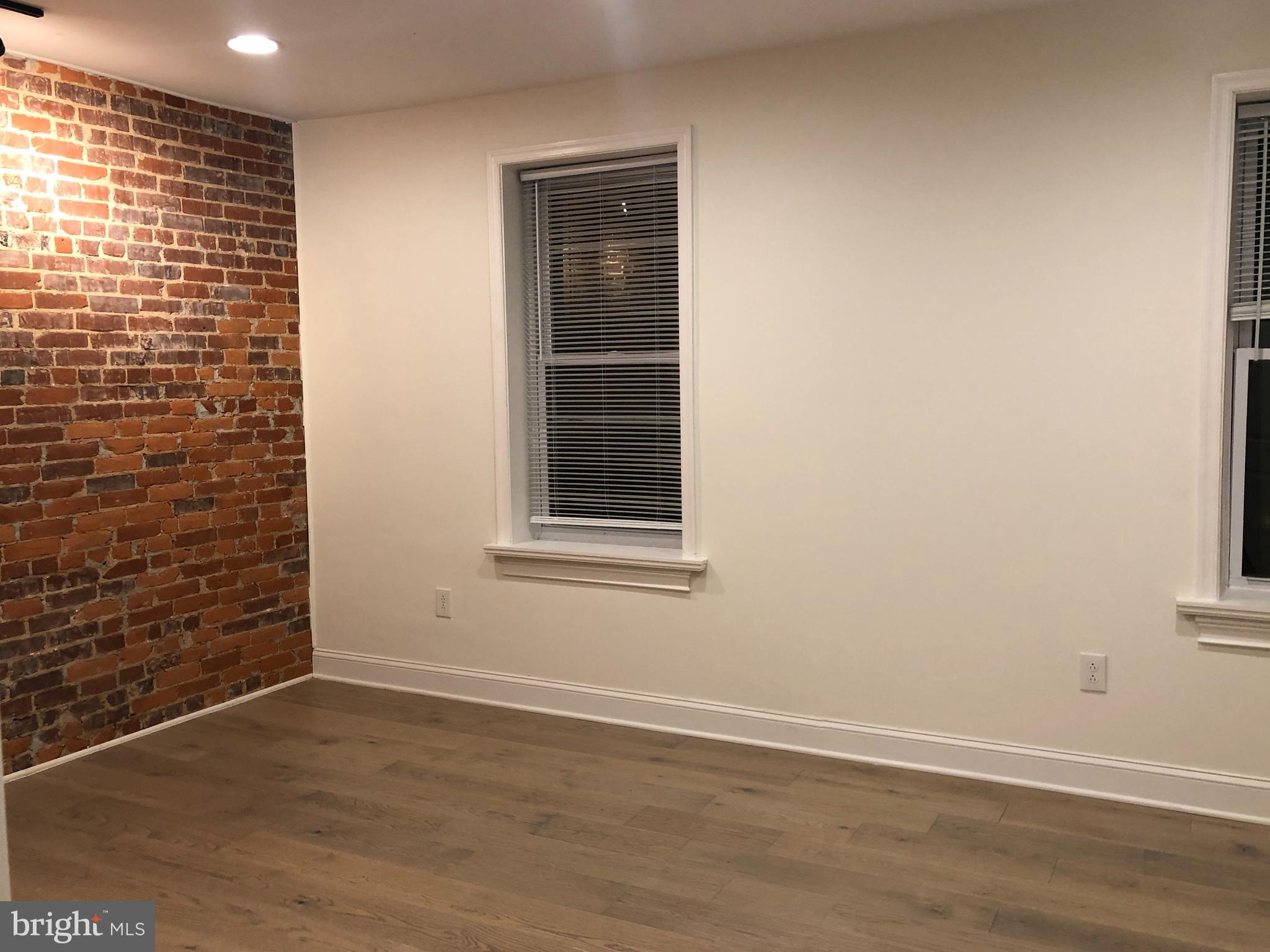 1706 Marshall St N #2