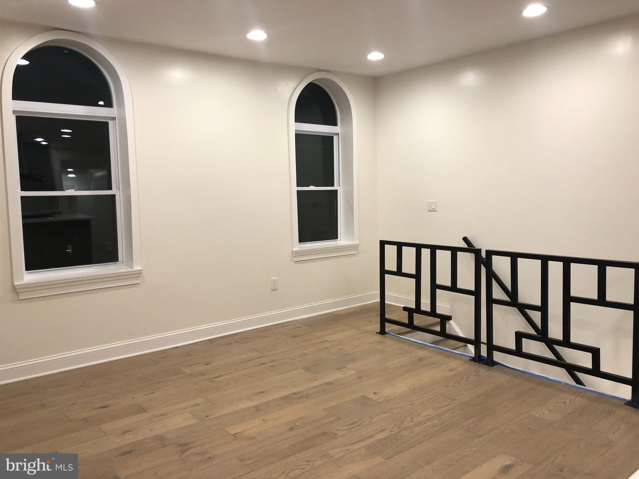 1706 Marshall St N #2