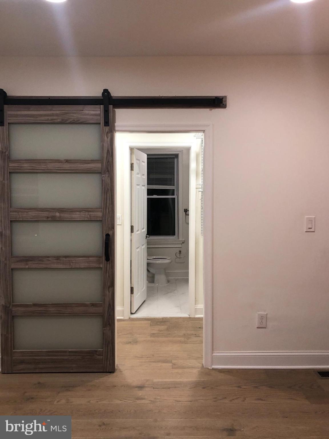 1706 Marshall St N #2