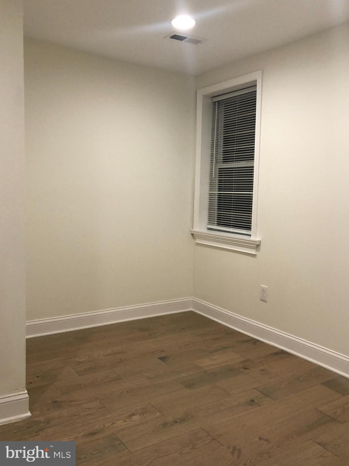 1706 Marshall St N #2