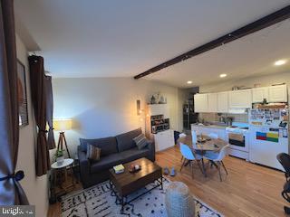 2301 S Bancroft St #2w