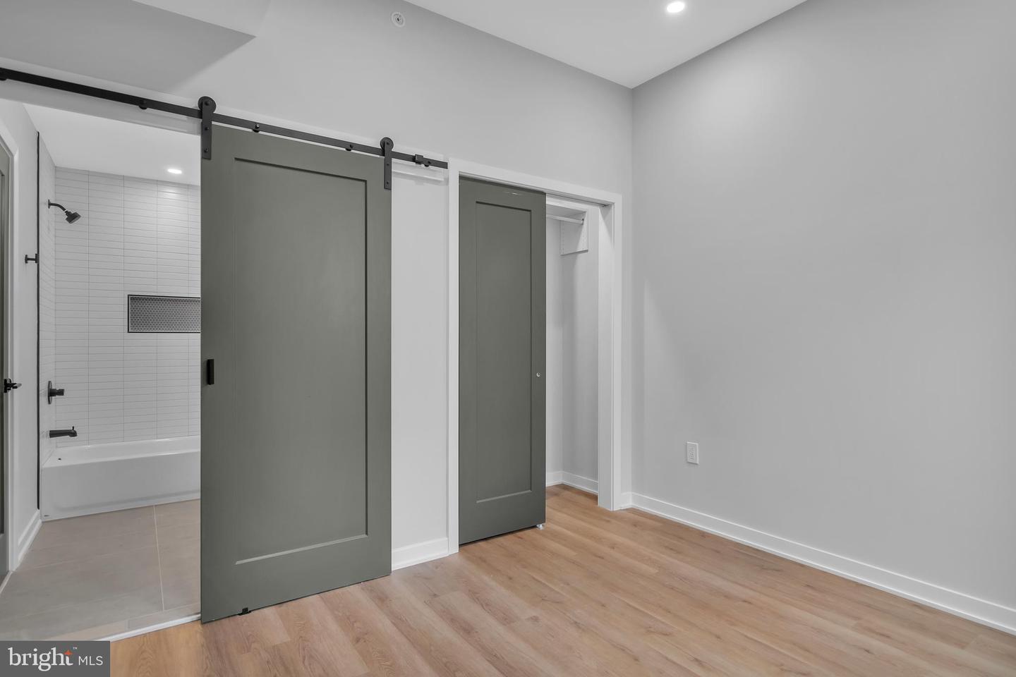 1625 W Thompson St #Penthouse