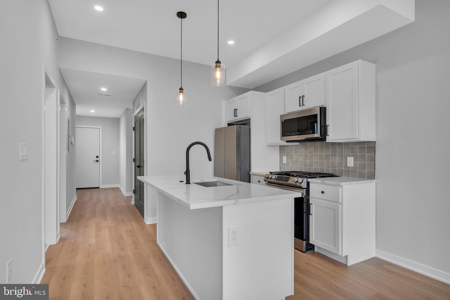 1625 W Thompson St #Penthouse