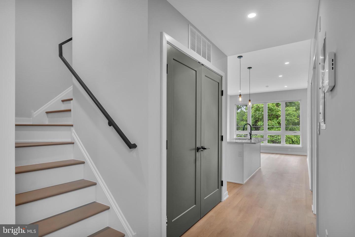 1625 W Thompson St #Penthouse