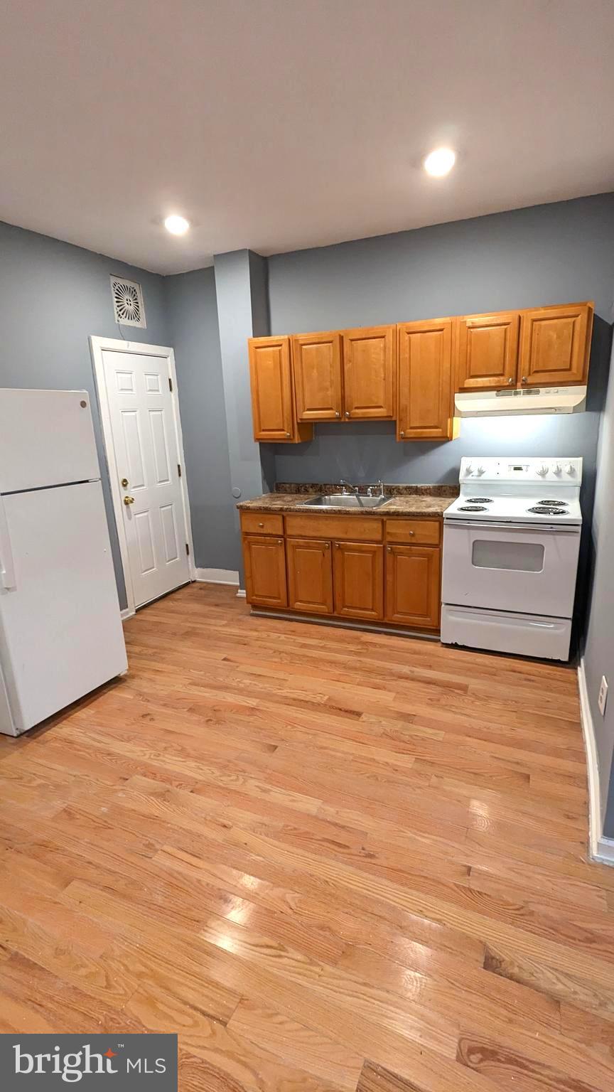 3329 Ridge Ave #1