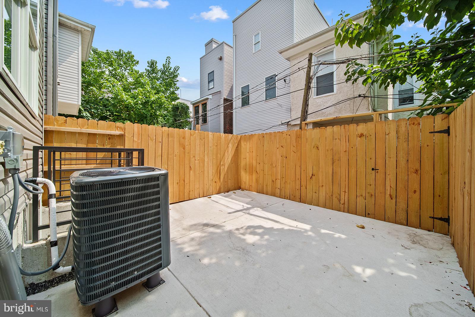 2526 Cecil B Moore Ave