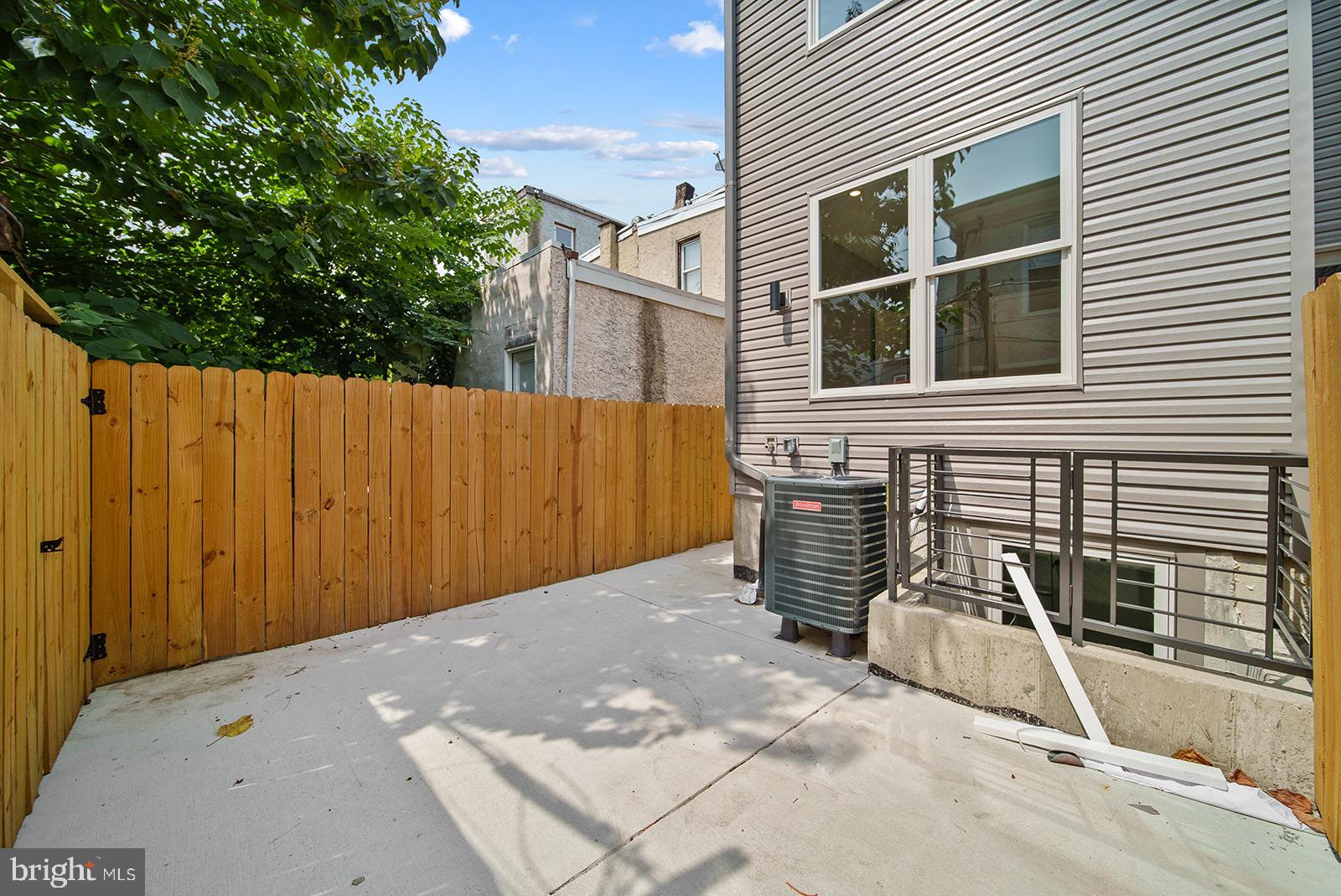 2526 Cecil B Moore Ave