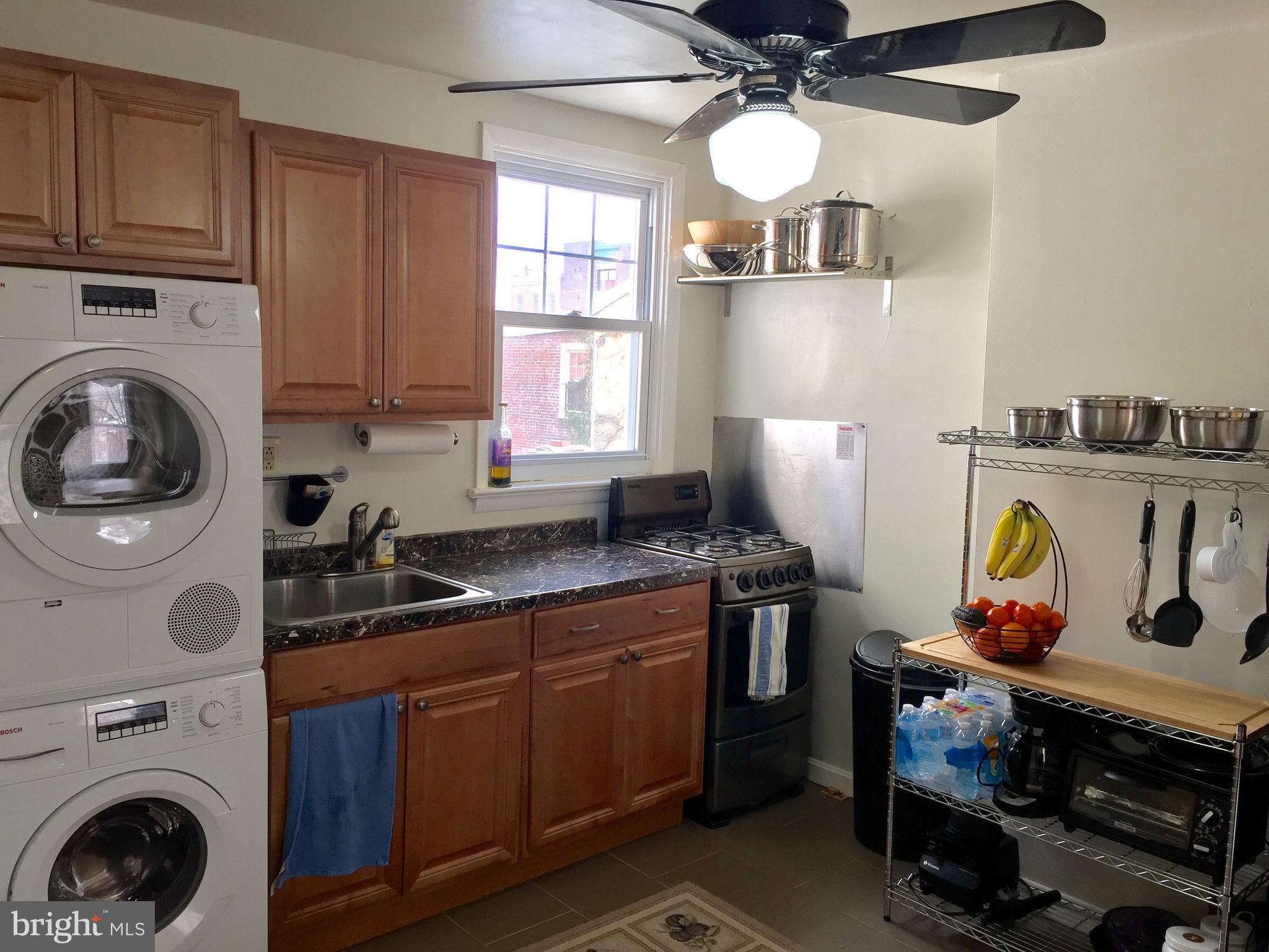 417 S 16TH ST #3RD FLR