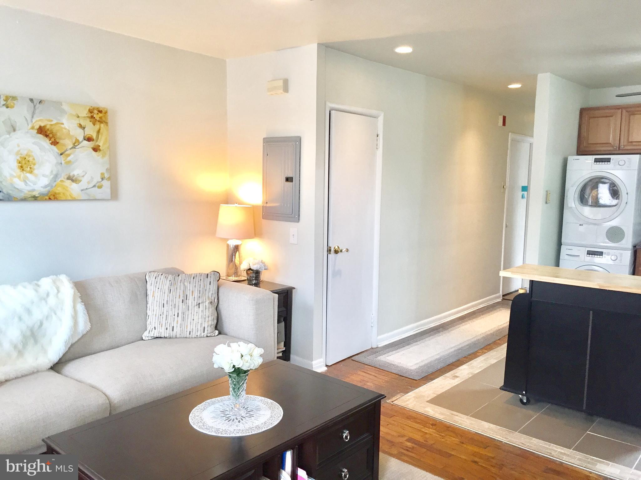417 S 16TH ST #3RD FLR