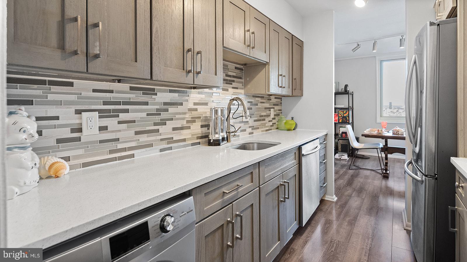 1901 John F Kennedy Blvd #1901