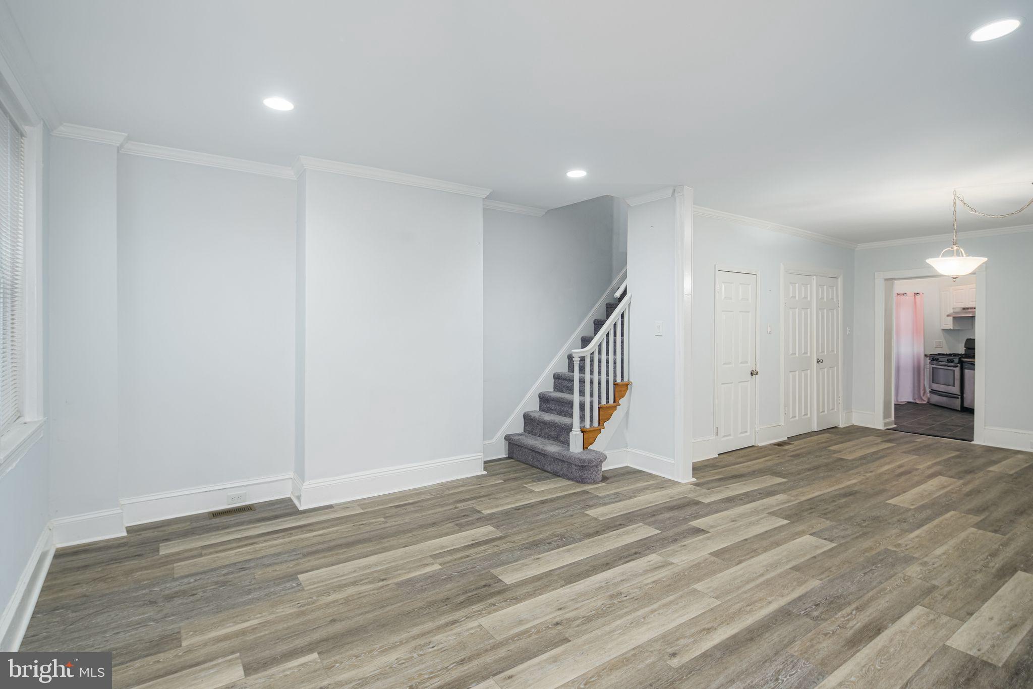 120 W Wildey St