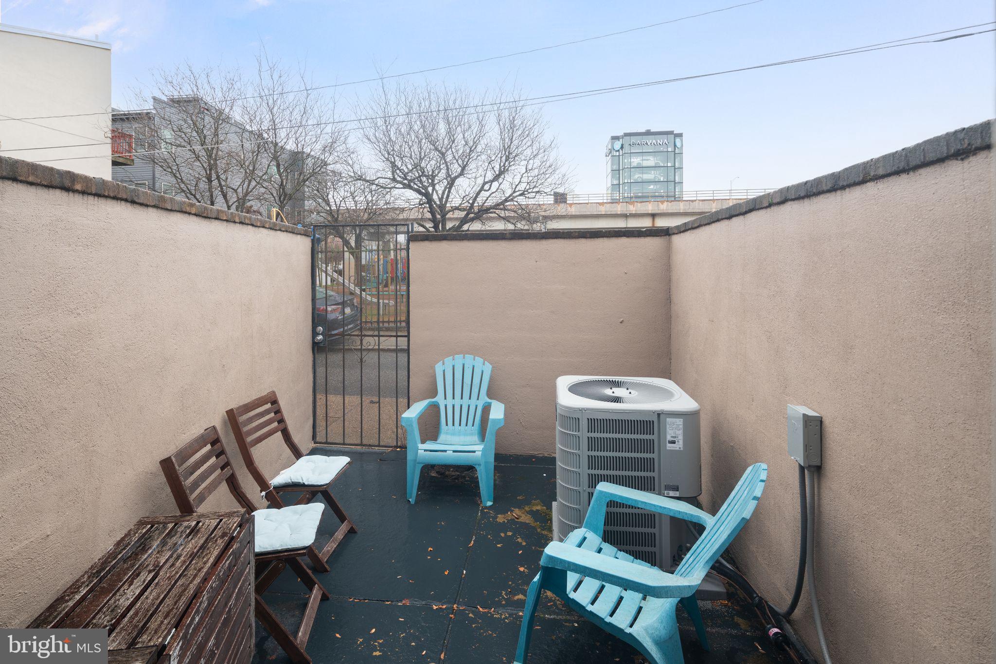 120 W Wildey St
