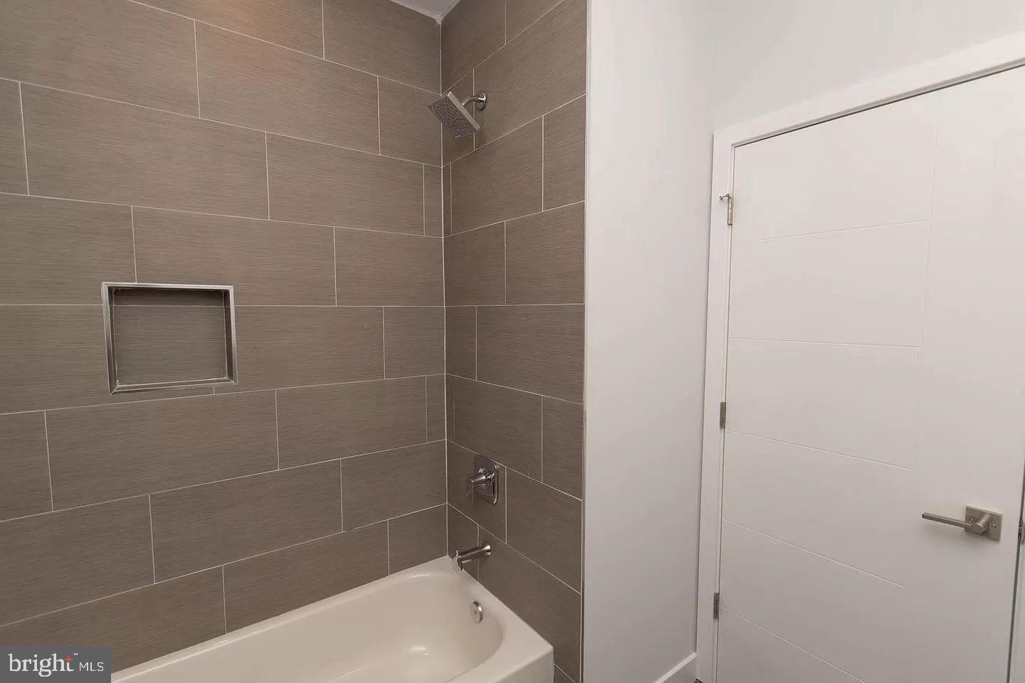 1753 N MARSHALL ST #1